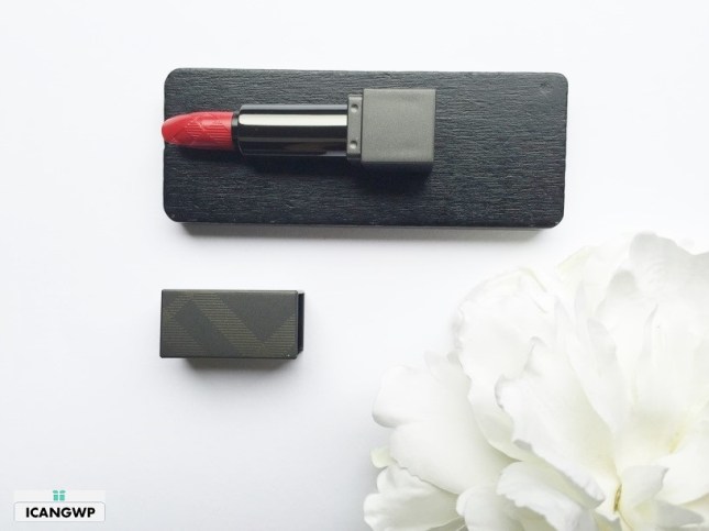 sephor-burberry-festive-2016-beauty-box-lip-velvet-by-i-can-gwp-beauty-blog-your-gift-with-purchase-destination