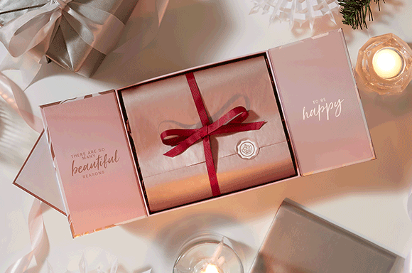 glossybox holiday limited edition beauty box icangwp