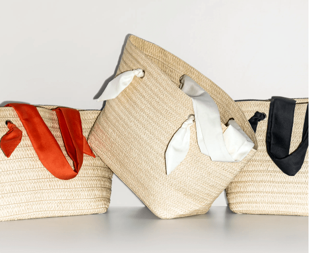 Screenshot 2022-02-13 at 14-26-03 Neiman Marcus Assorted Samples in Tote, Yours with any $150 Beauty Fragrance Purchase