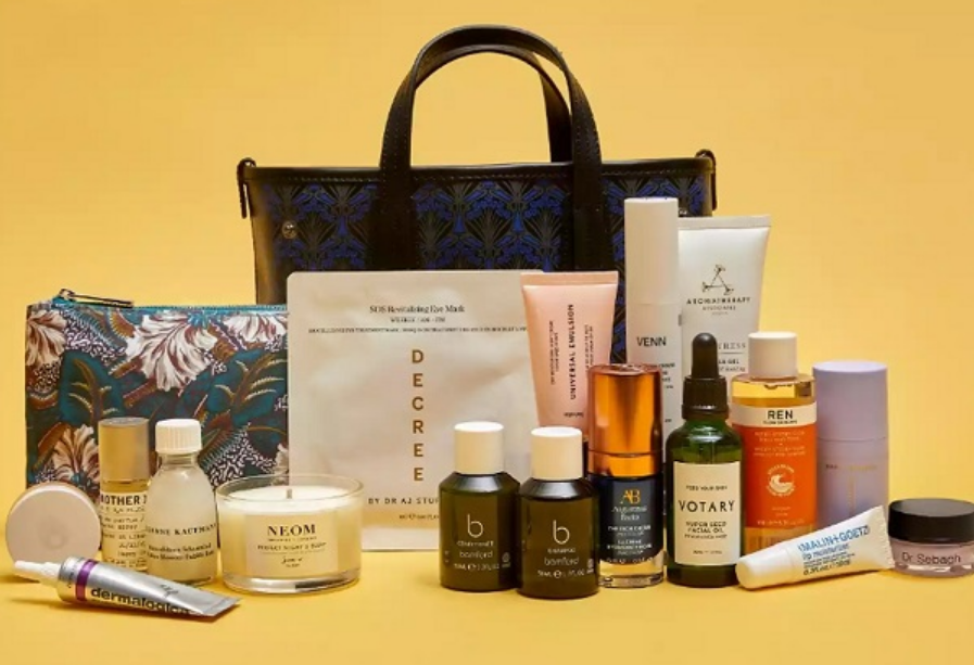 LIBERTY The Ultimate Beauty Gift worth bag 3 icangwp